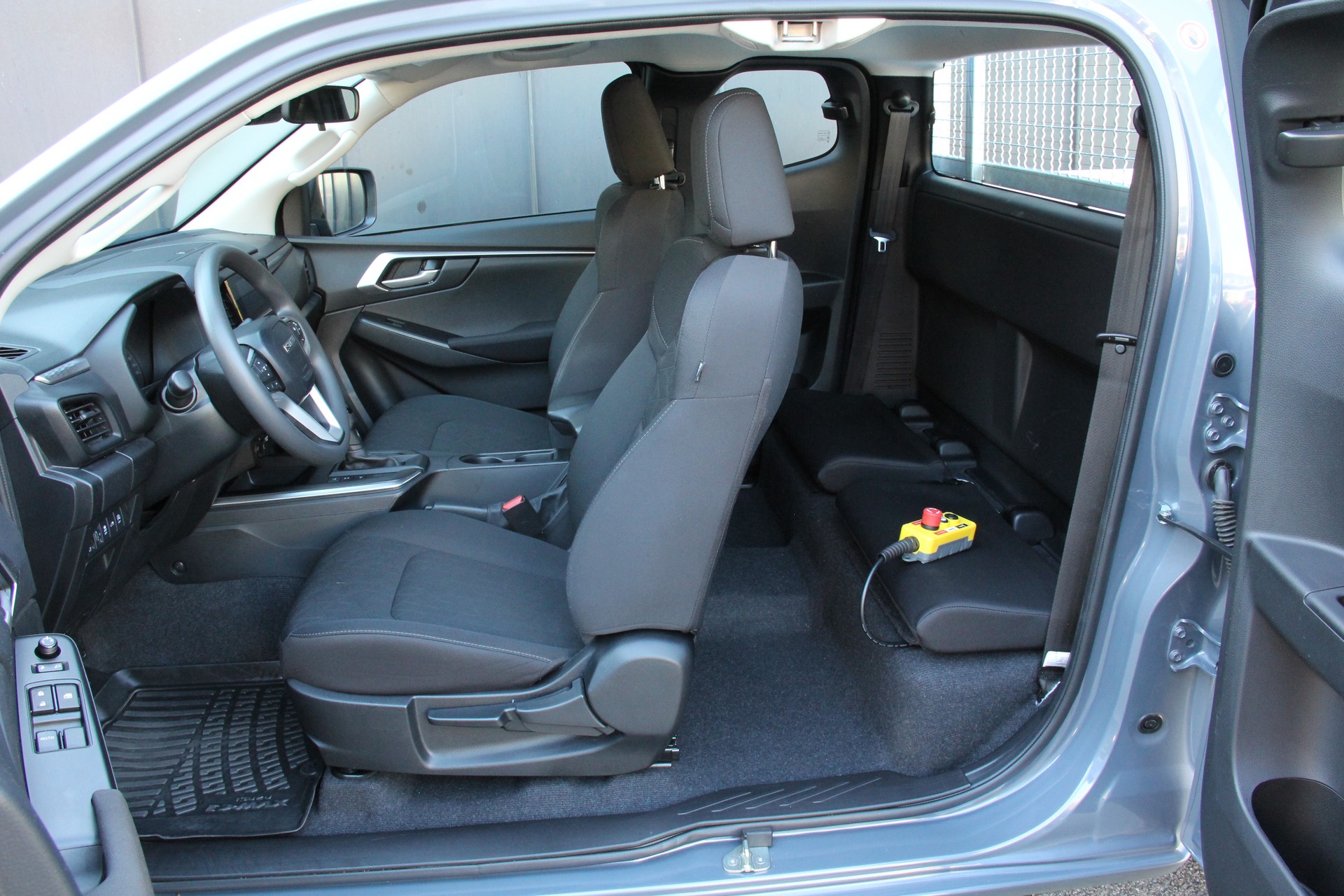ISUZU D-MAX 1.9 SpaceCab N60B 4x4 **KIPPER-3-SEITEN** -ANHÄNGERKUP.-3500Kg -5-JAHRE-WERKSGAR. -RÜCKFAHRKAM. -AUTOMAT -EDELSTAHL-BODEN-image-12
