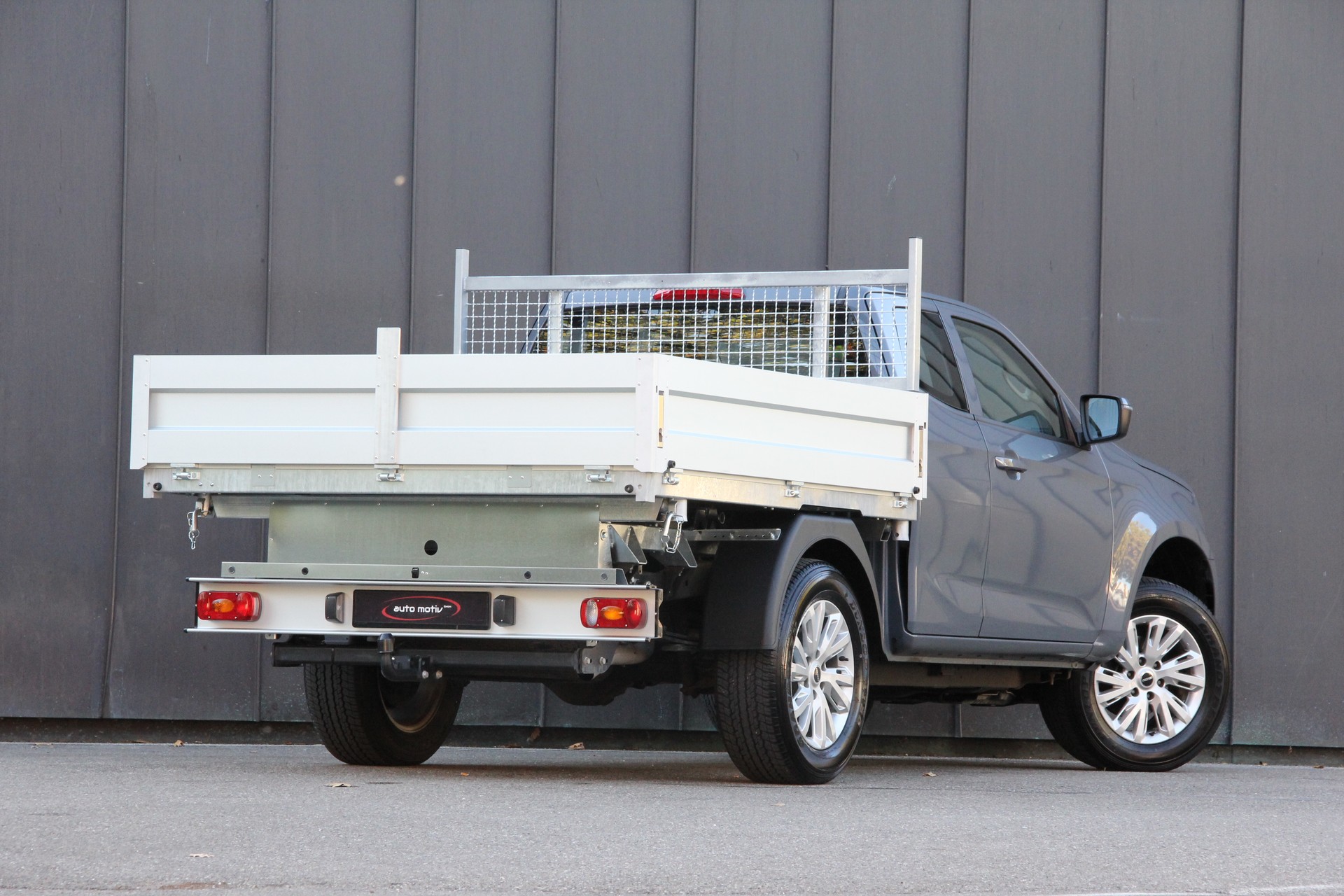 ISUZU D-MAX 1.9 SpaceCab N60B 4x4 **KIPPER-3-SEITEN** -ANHÄNGERKUP.-3500Kg -5-JAHRE-WERKSGAR. -RÜCKFAHRKAM. -AUTOMAT -EDELSTAHL-BODEN-image-3