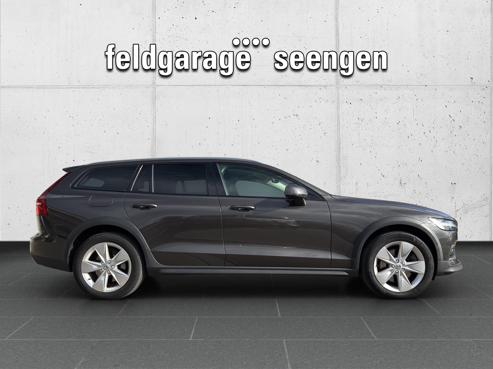 VOLVO V60 Cross Country B4 Mild Hybrid Core AWD Geartronic mit Standheizung & Winterräder-showroom-element-3