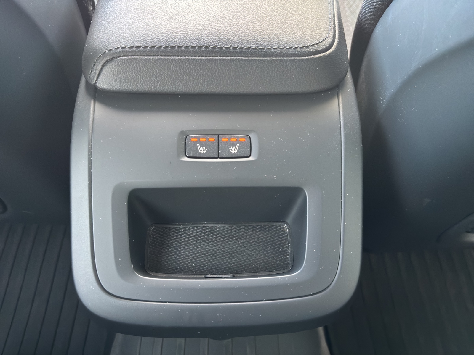 VOLVO V60 Cross Country B4 Mild Hybrid Core AWD Geartronic mit Standheizung & Winterräder-image-29