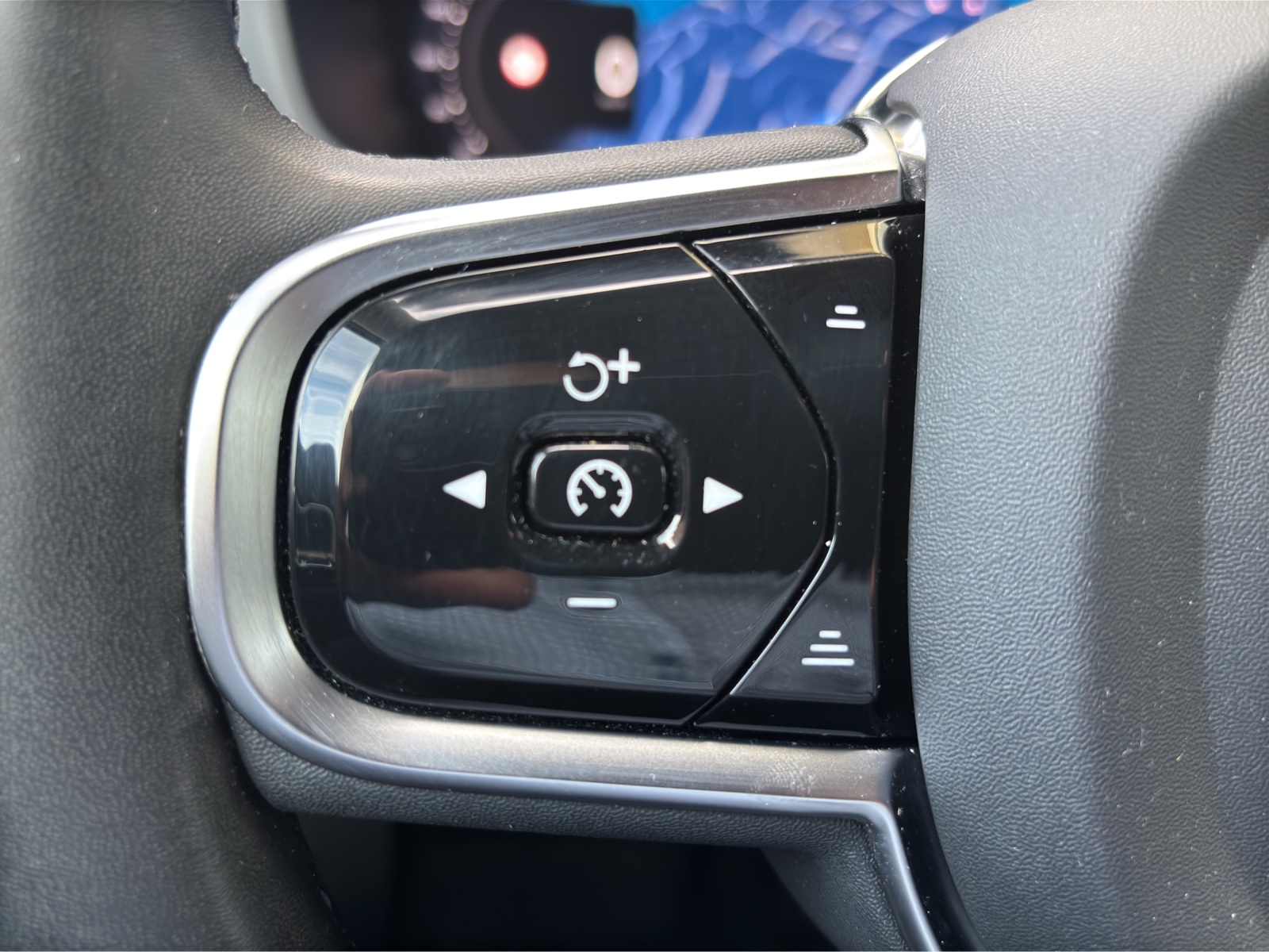VOLVO V60 Cross Country B4 Mild Hybrid Core AWD Geartronic mit Standheizung & Winterräder-image-13