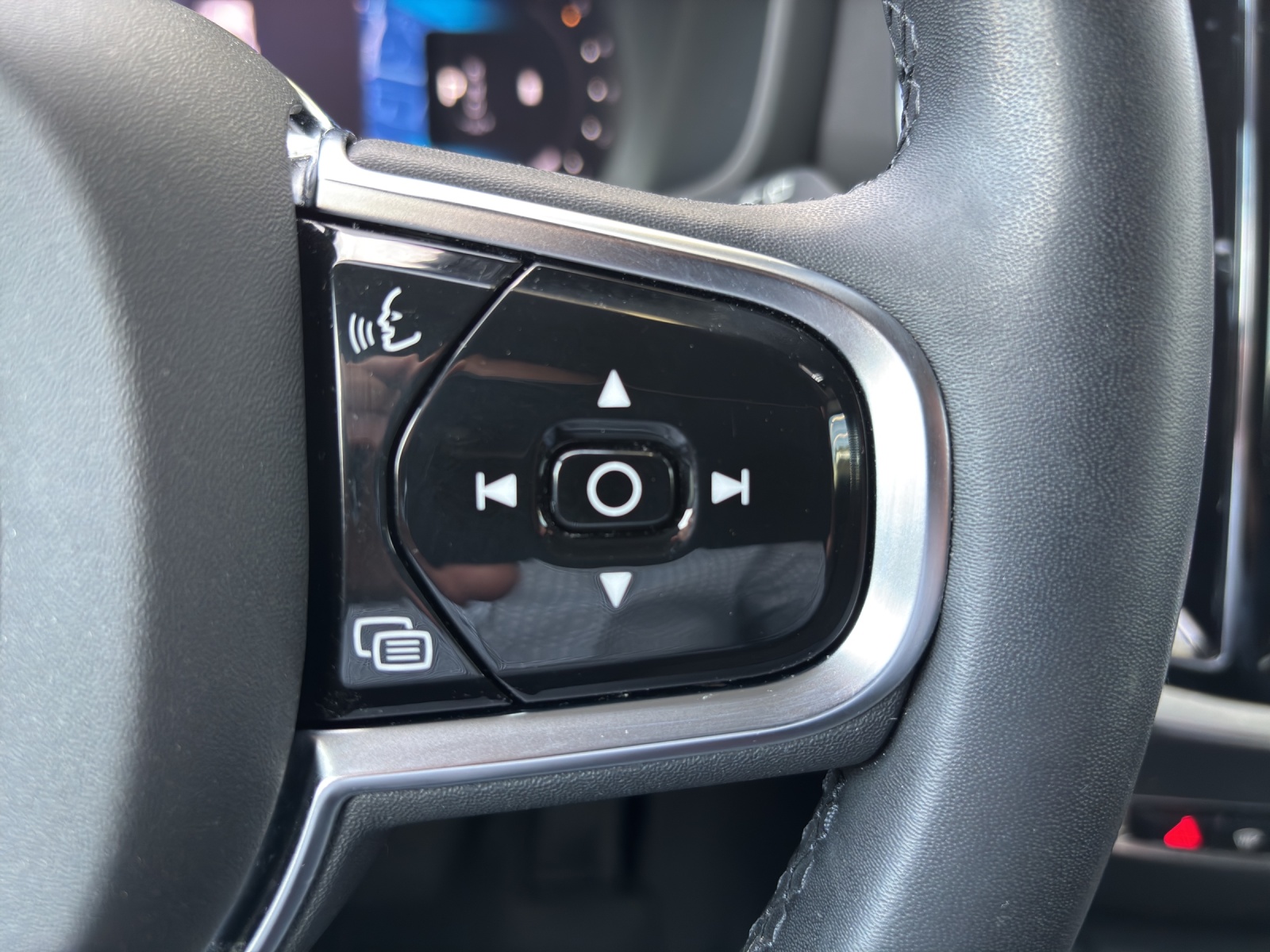 VOLVO V60 Cross Country B4 Mild Hybrid Core AWD Geartronic mit Standheizung & Winterräder-image-14