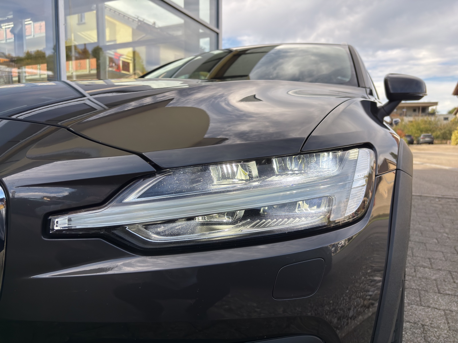 VOLVO V60 Cross Country B4 Mild Hybrid Core AWD Geartronic mit Standheizung & Winterräder-image-9