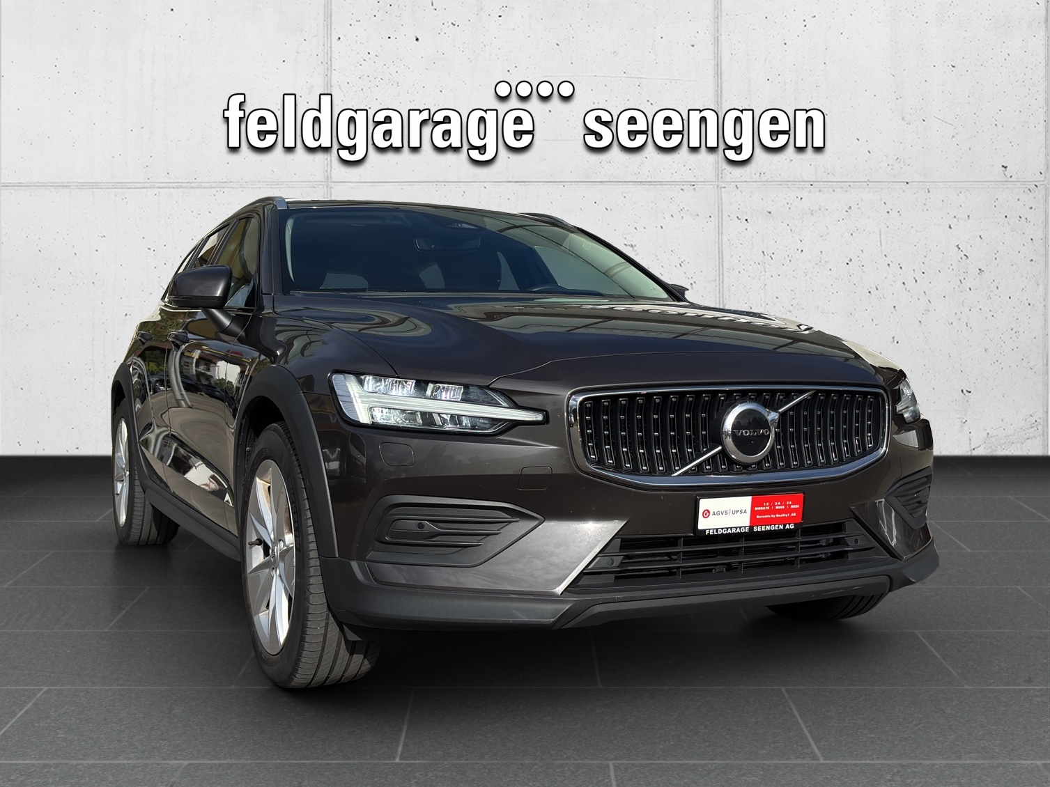 VOLVO V60 Cross Country B4 Mild Hybrid Core AWD Geartronic mit Standheizung & Winterräder-showroom-element-2