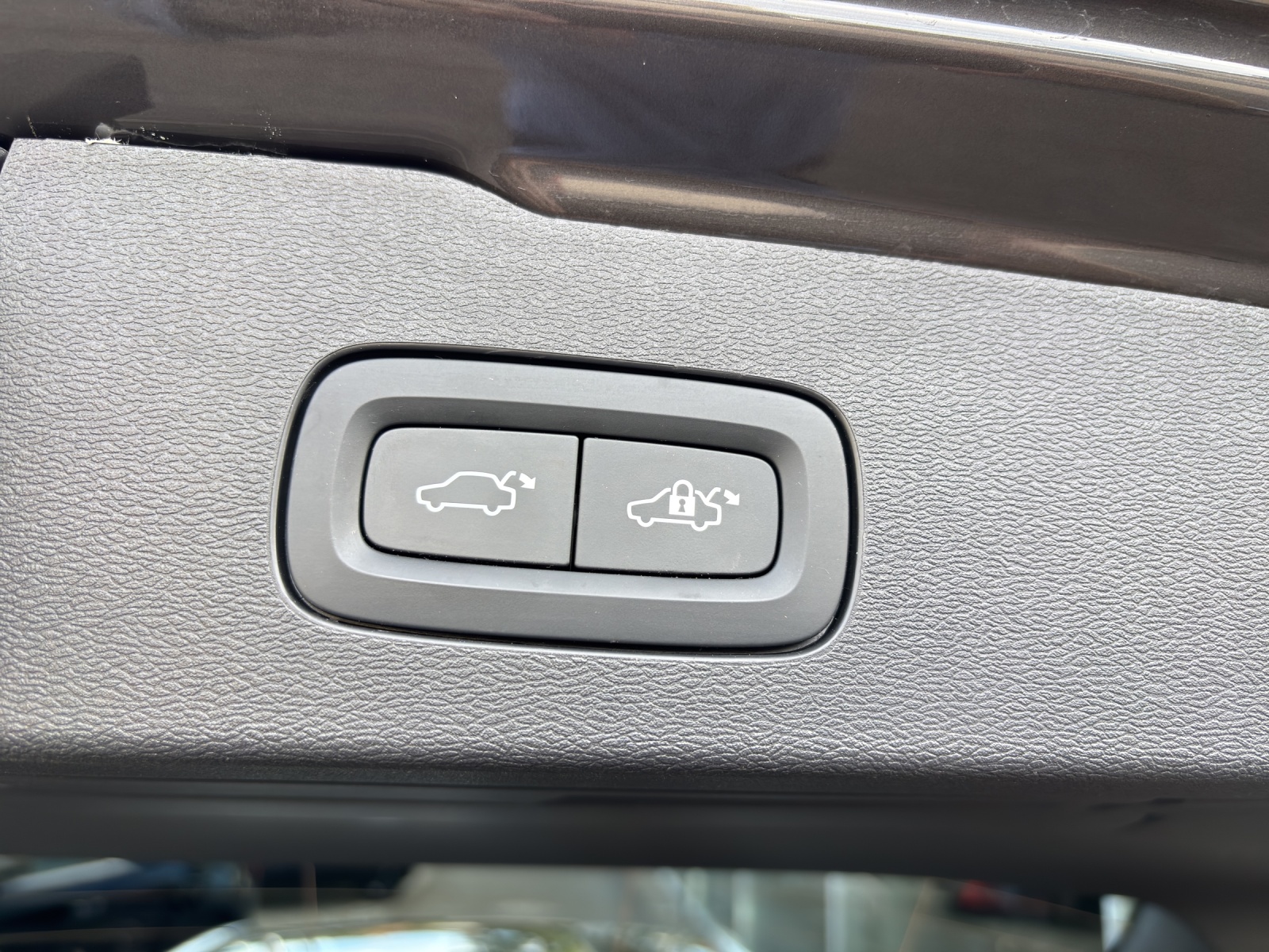 VOLVO V60 Cross Country B4 Mild Hybrid Core AWD Geartronic mit Standheizung & Winterräder-image-8