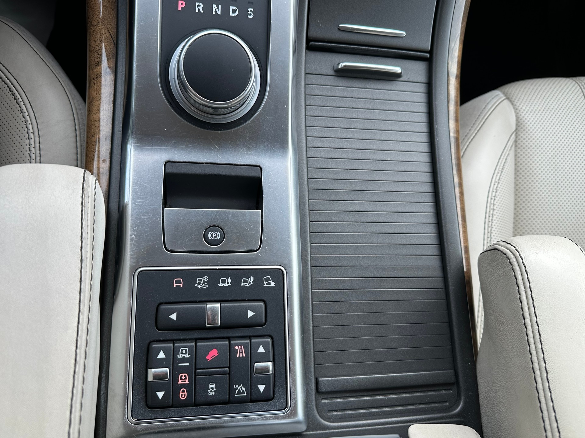 LAND ROVER Range Rover Sport 3.0 TDV6 Zermatt Automatic-image-21
