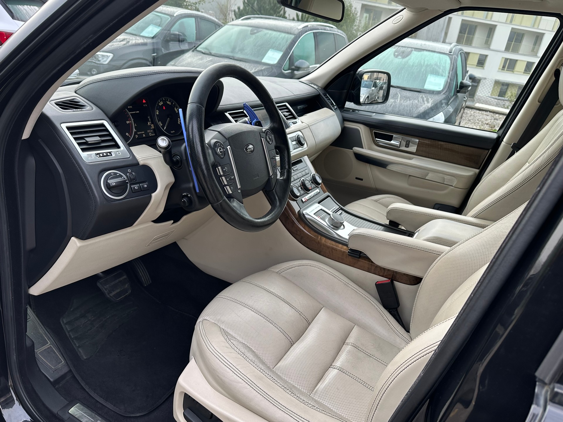 LAND ROVER Range Rover Sport 3.0 TDV6 Zermatt Automatic-image-8