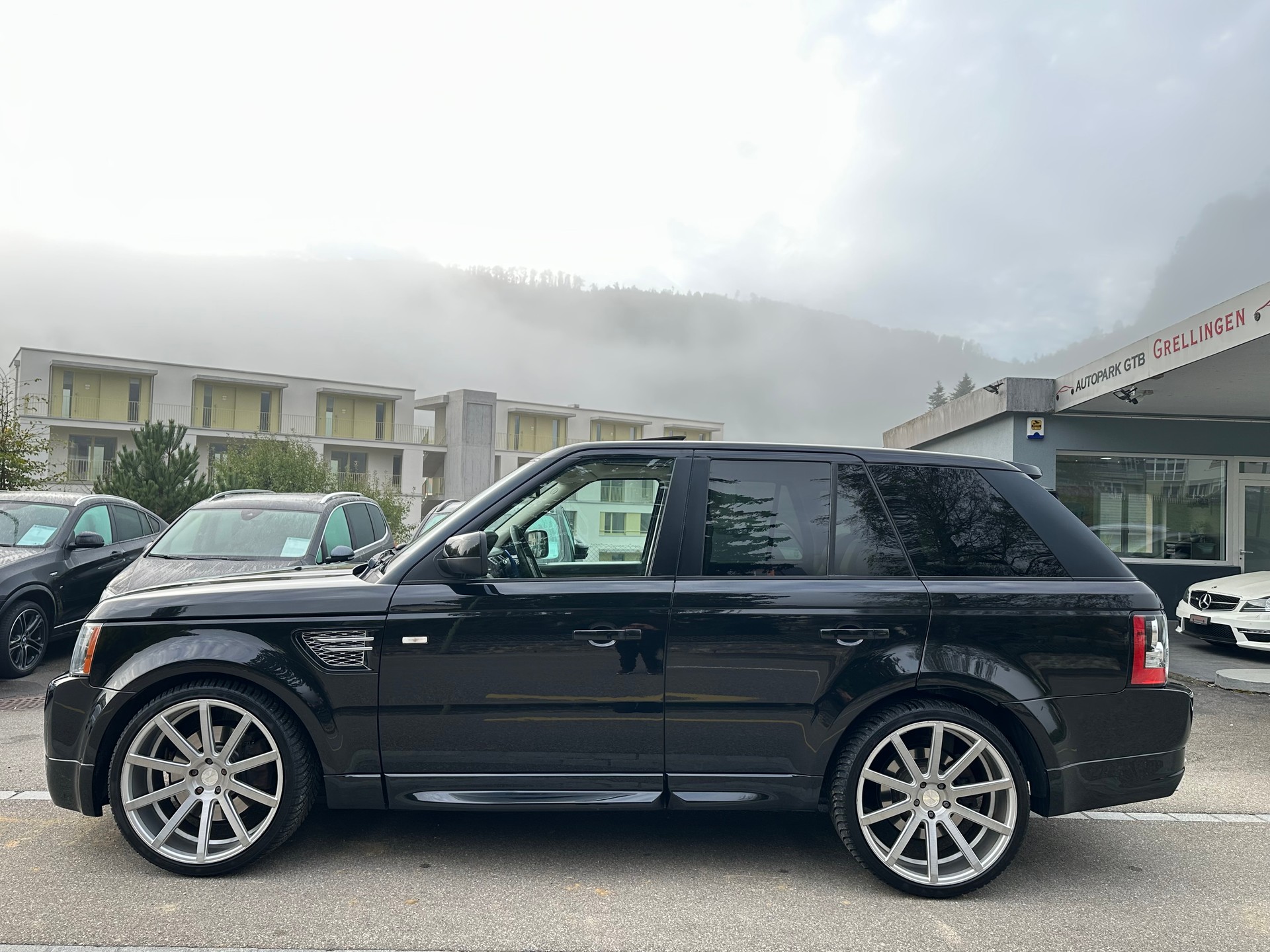 LAND ROVER Range Rover Sport 3.0 TDV6 Zermatt Automatic-image-4