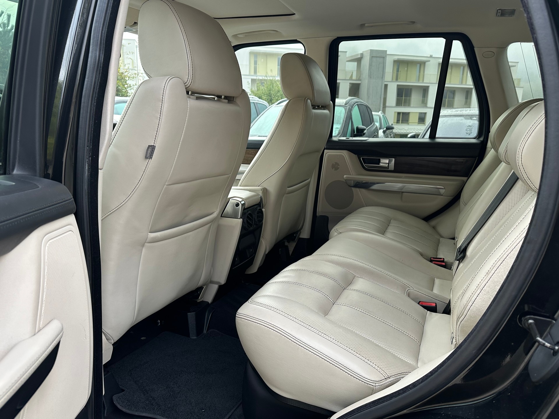 LAND ROVER Range Rover Sport 3.0 TDV6 Zermatt Automatic-image-16