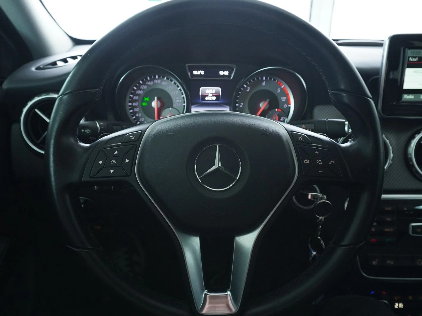 MERCEDES-BENZ GLA 200 CDI Swiss Star Edition Style 4Matic 7G-DCT-image-8