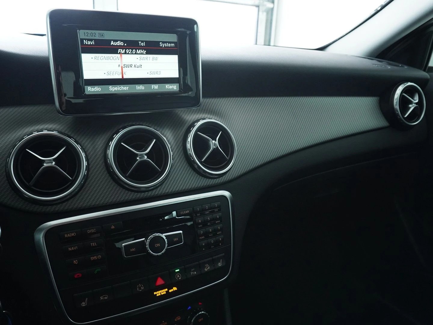 MERCEDES-BENZ GLA 200 CDI Swiss Star Edition Style 4Matic 7G-DCT-image-5