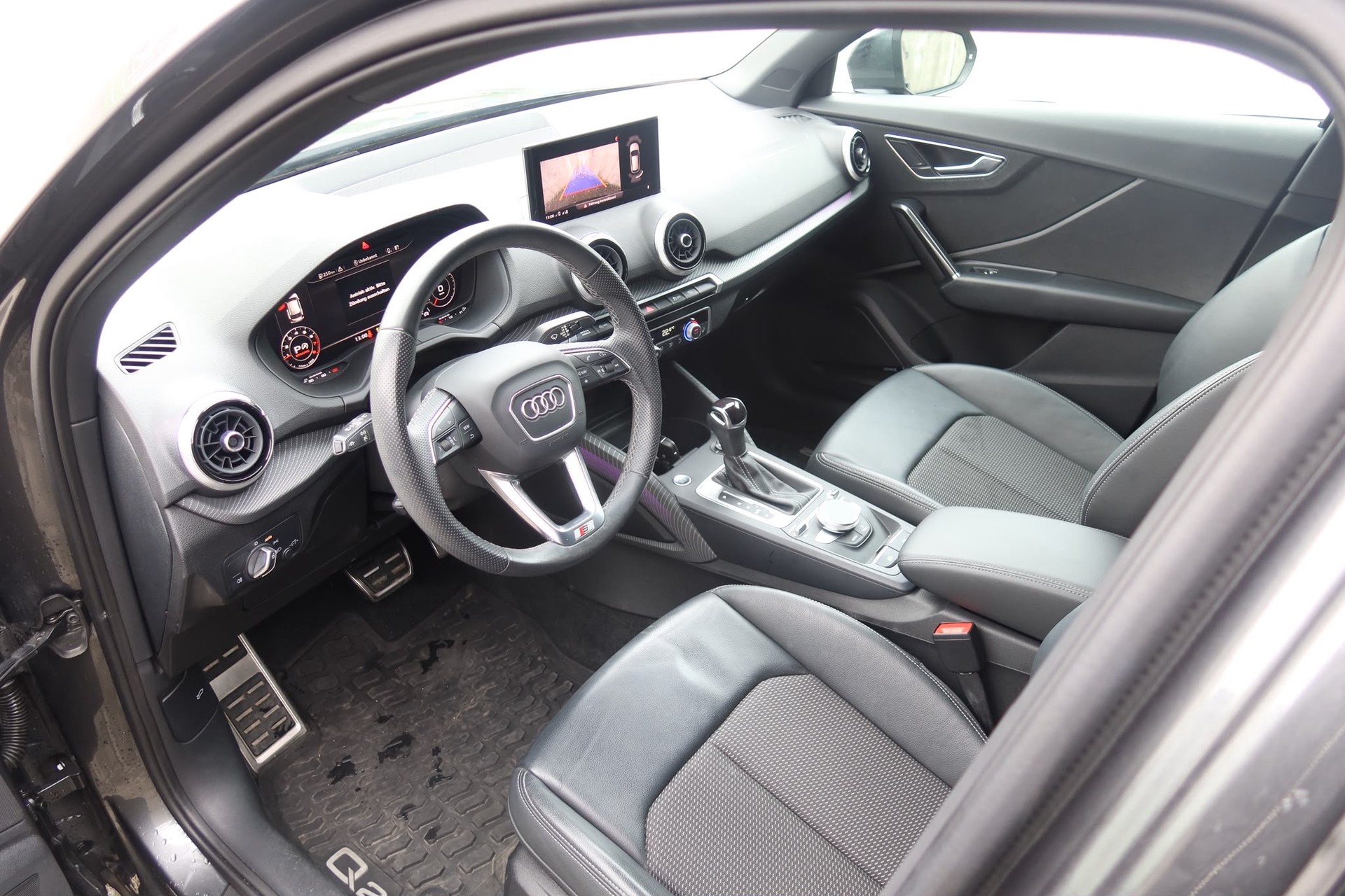 AUDI 2.0 40 TFSI S Line Attraction quattro S-Tronic-image-4