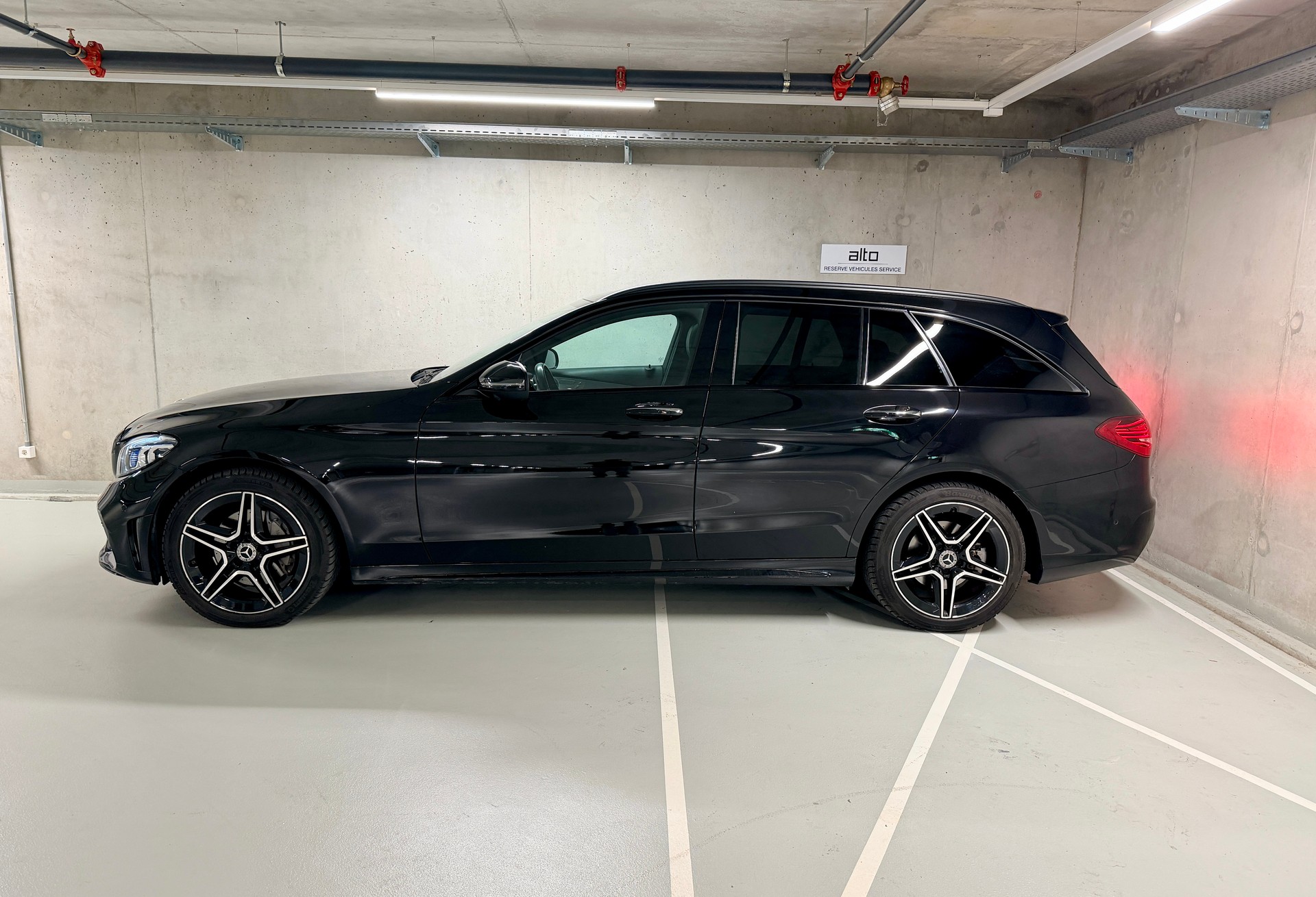 MERCEDES-BENZ C 200 AMG Line 4Matic 9G-Tronic-image-1