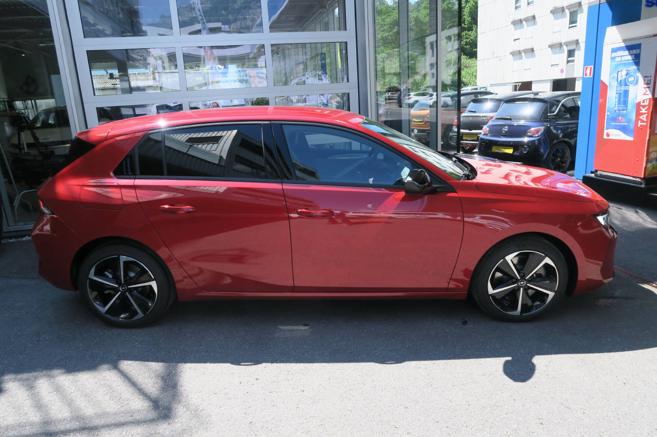 OPEL Astra 1.6 T PHEV 180 Swiss-image-1