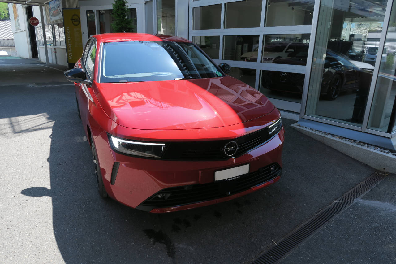 OPEL Astra 1.6 T PHEV 180 Swiss-image-0