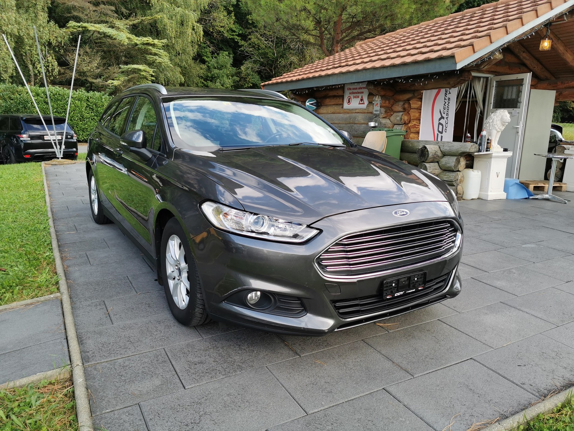 FORD Mondeo 2.0 TDCi Trend PowerShift-image-9