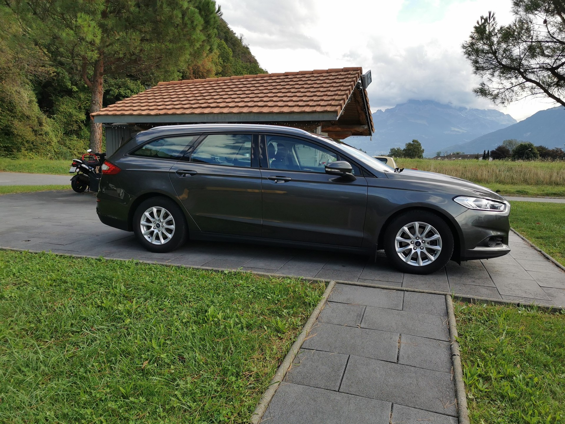 FORD Mondeo 2.0 TDCi Trend PowerShift-image-4