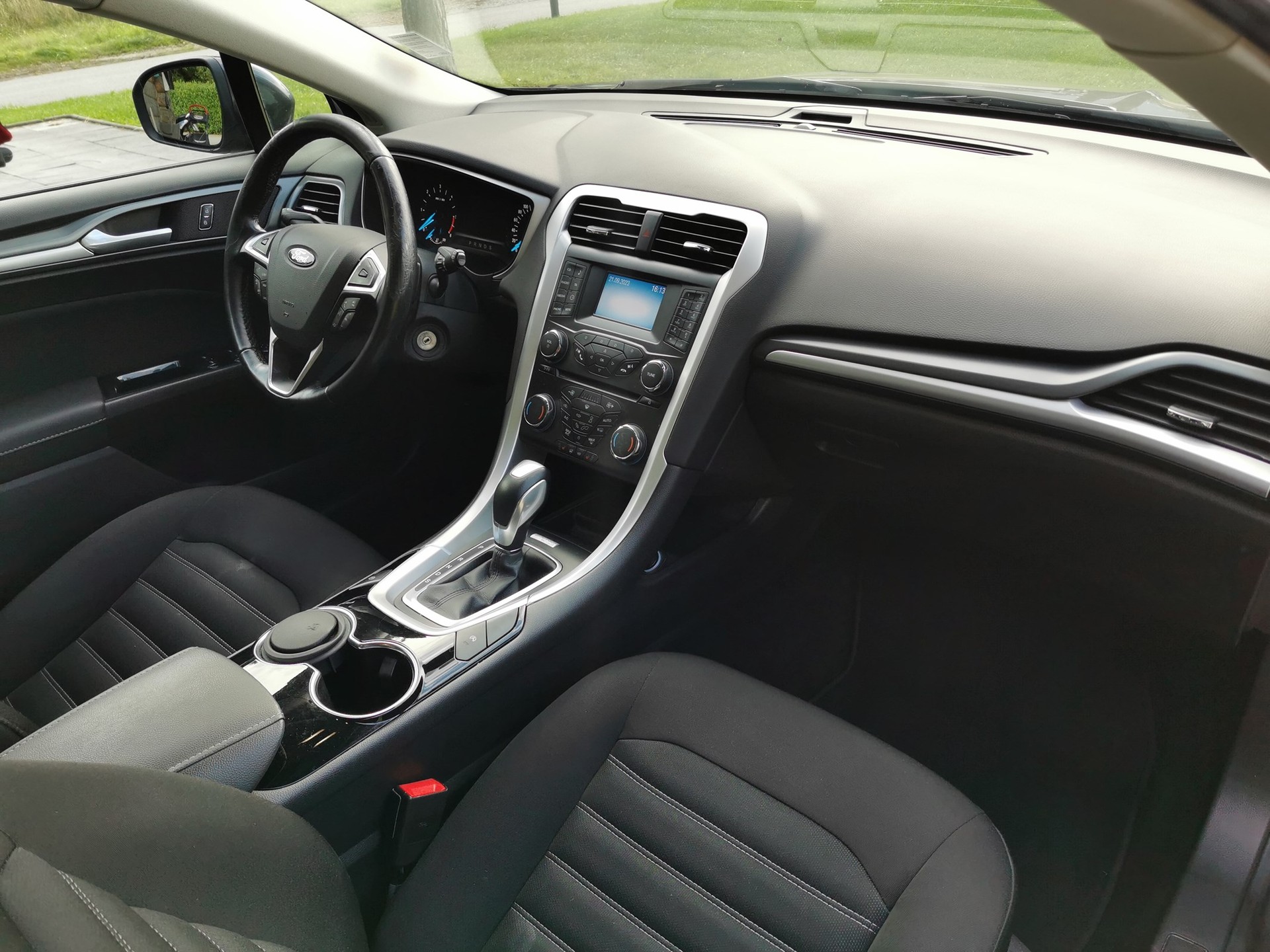 FORD Mondeo 2.0 TDCi Trend PowerShift-image-6