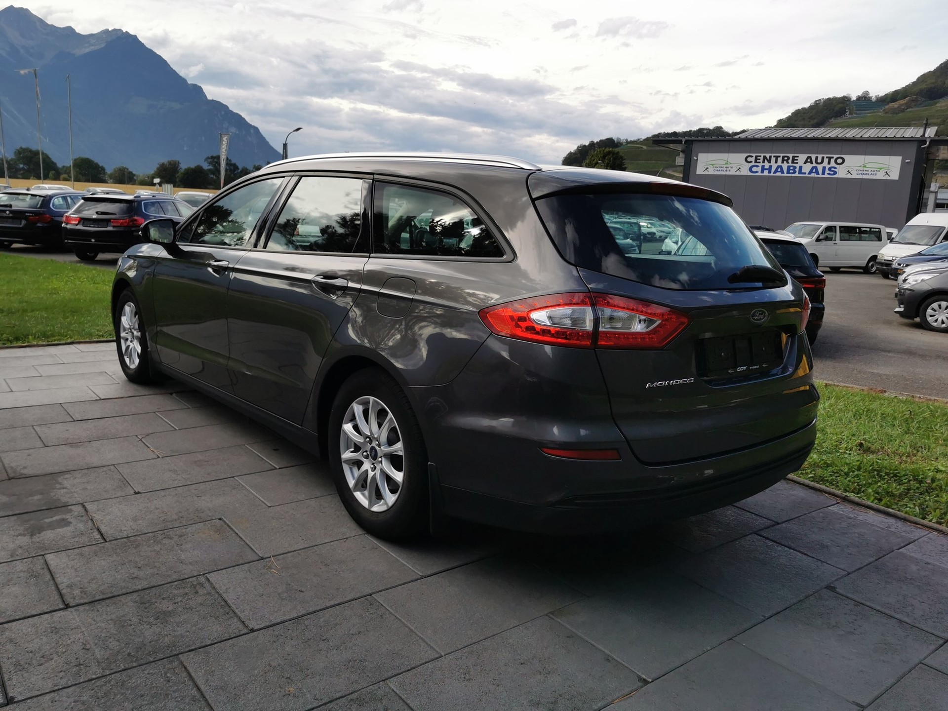 FORD Mondeo 2.0 TDCi Trend PowerShift-image-8