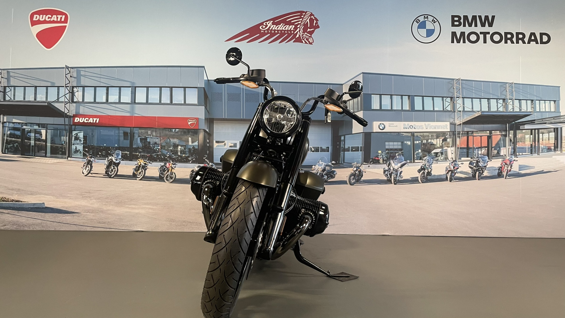 BMW R 18 Roctane Prime de 10'000CHF Leasing à partir de 0.9%-showroom-element-1