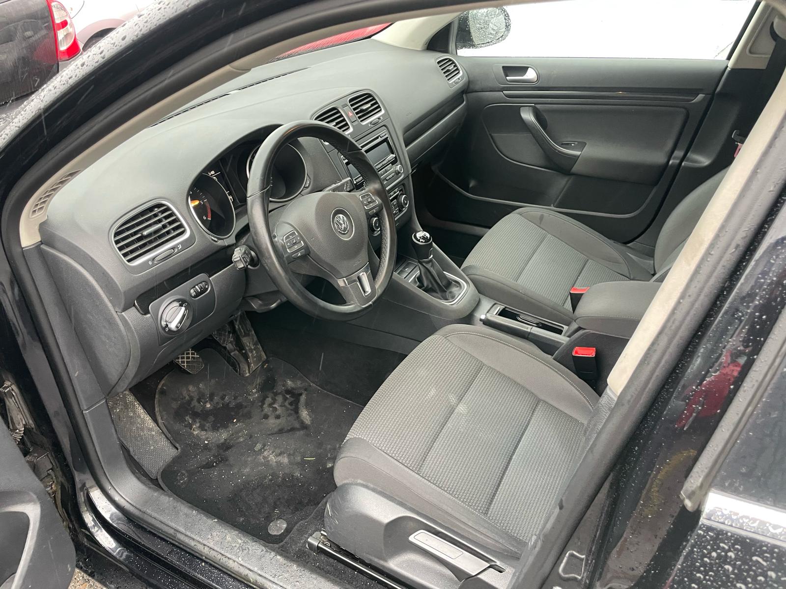 VW Golf Variant 1.6 TDI Comfortline 4Motion-image-5