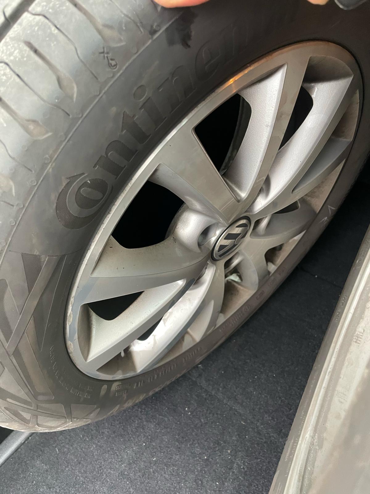 VW Golf Variant 1.6 TDI Comfortline 4Motion-image-4