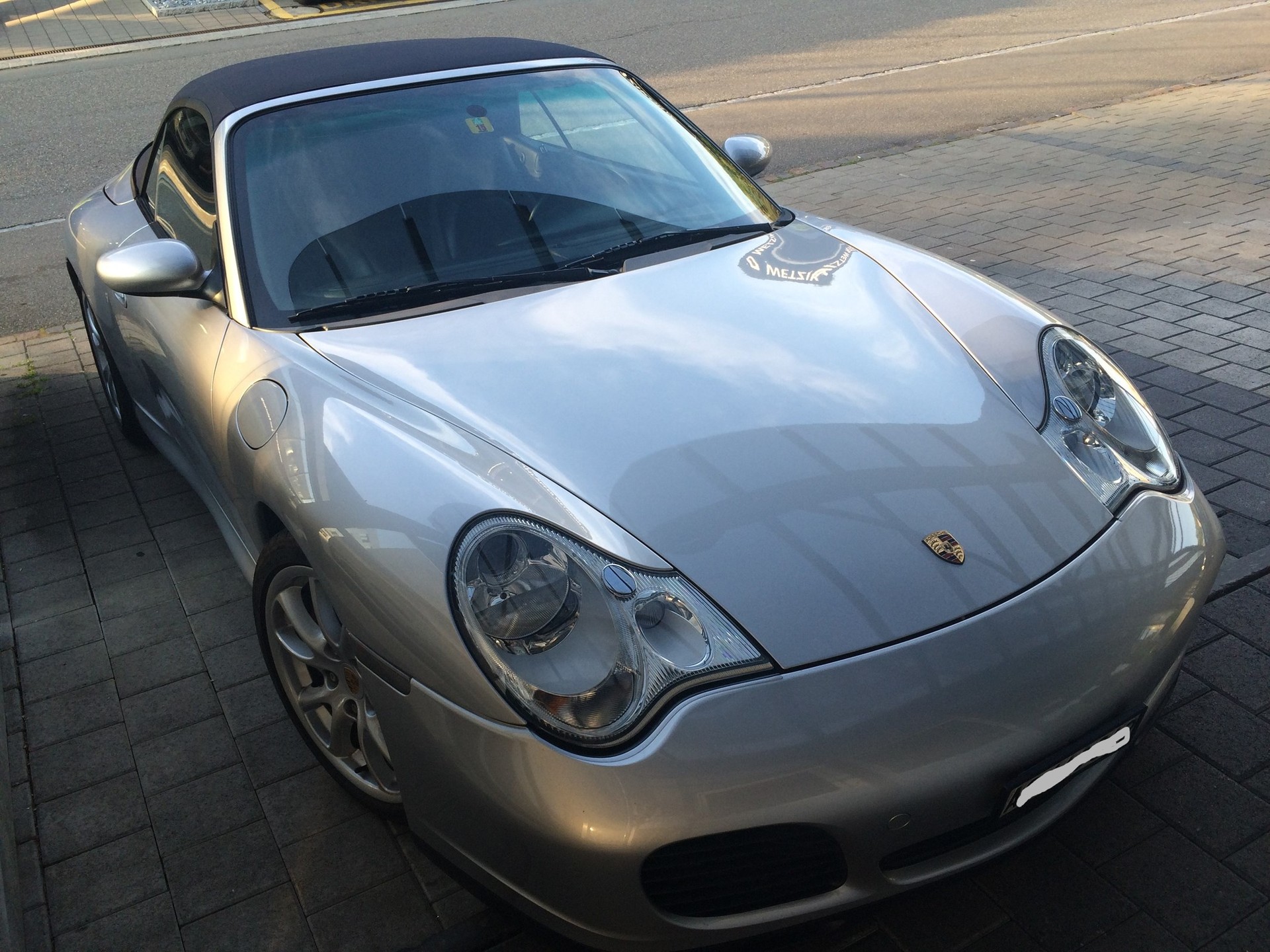 PORSCHE 911 Carrera 4 S Cabrio-image-10