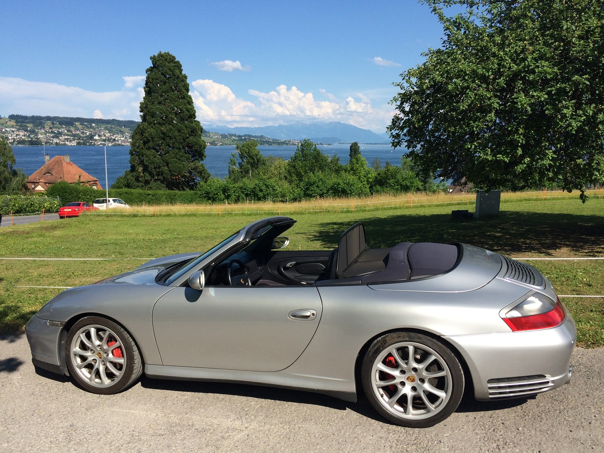 PORSCHE 911 Carrera 4 S Cabrio-image-12