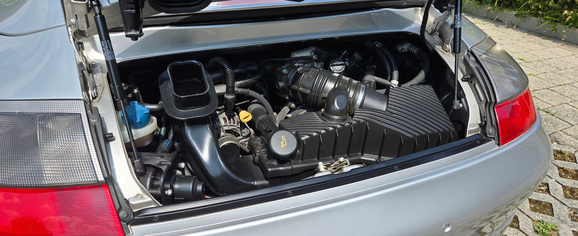 PORSCHE 911 Carrera 4 S Cabrio-image-14
