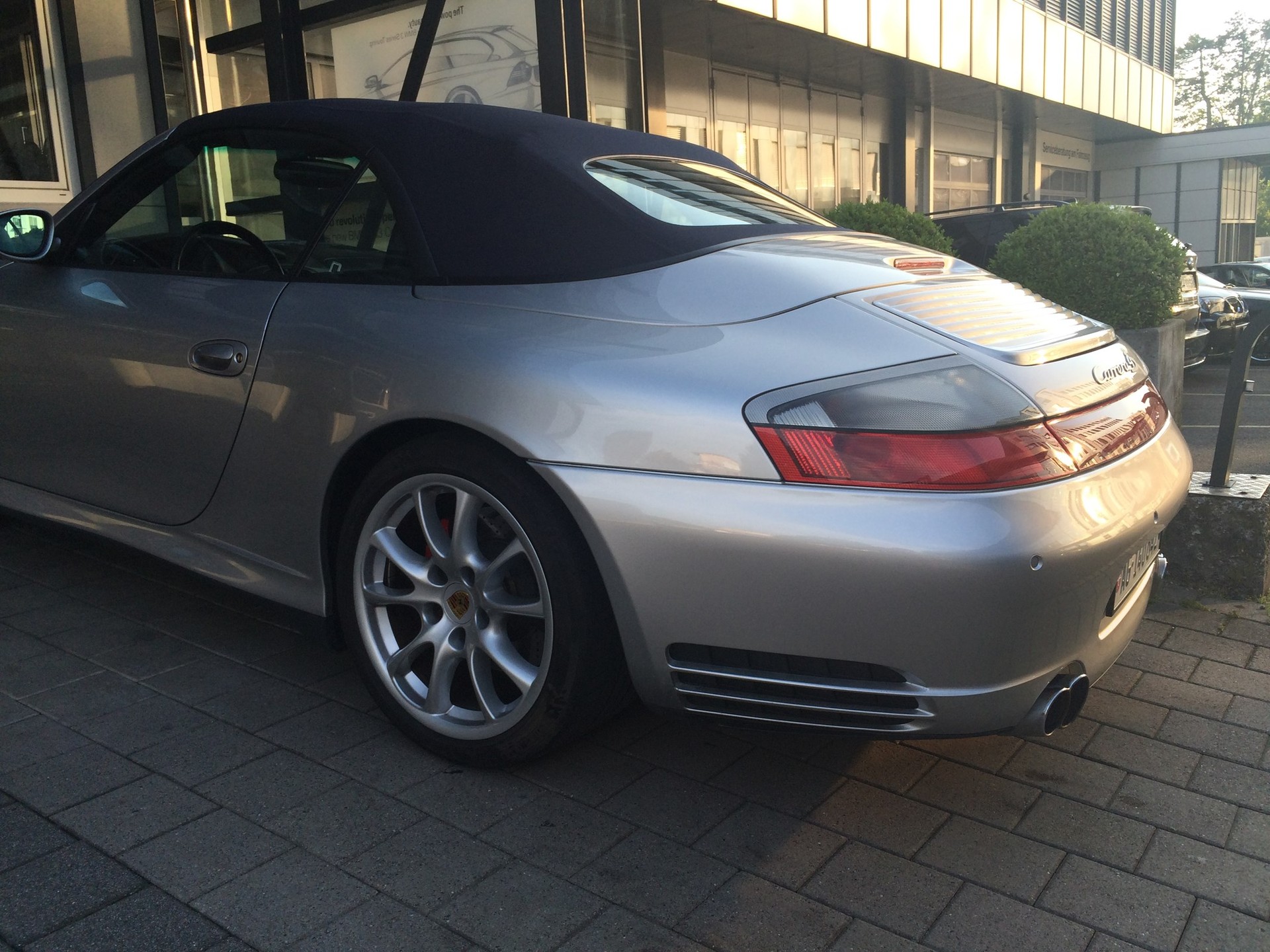 PORSCHE 911 Carrera 4 S Cabrio-image-6
