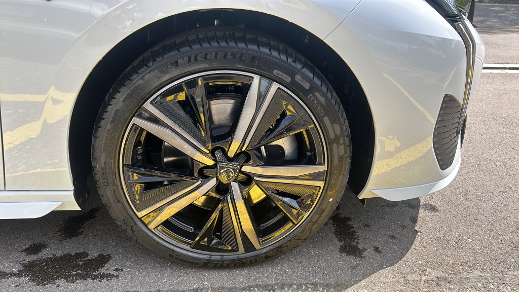 PEUGEOT 308 1.6 PHEV 180 GT-image-7