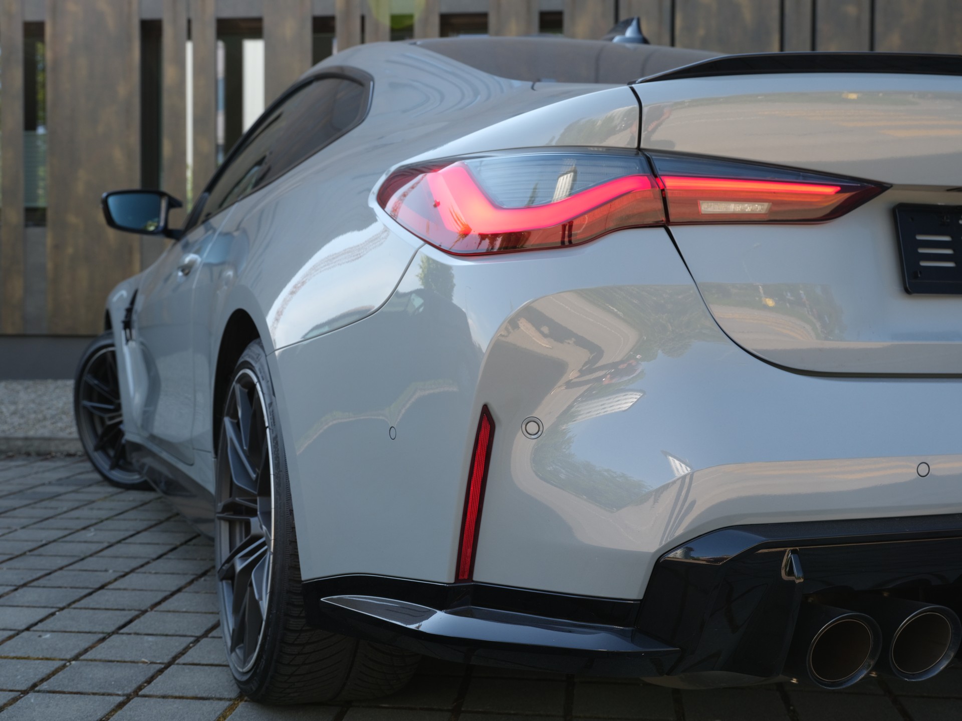 BMW M4 Coupé Competition M xDrive-image-10