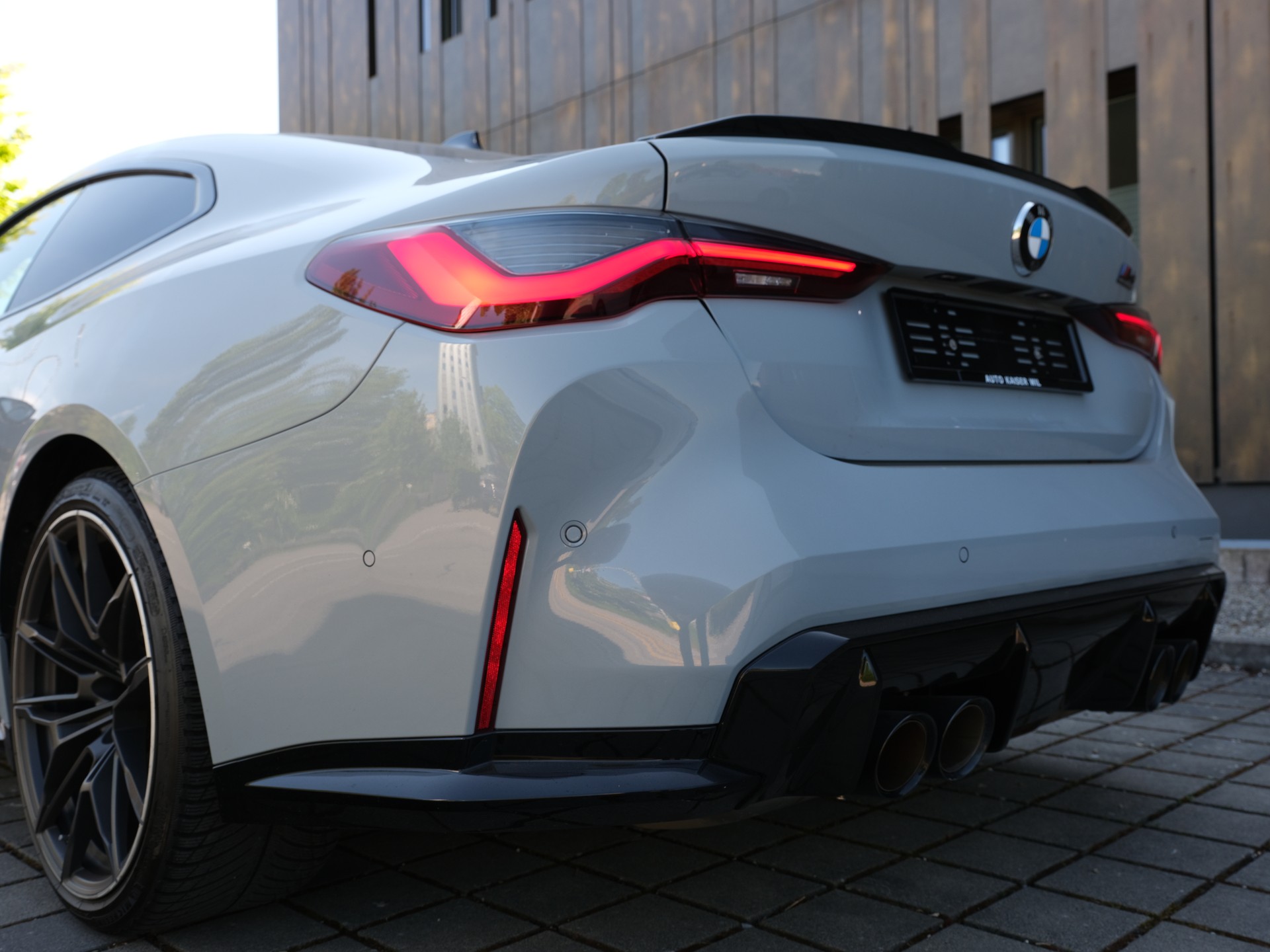BMW M4 Coupé Competition M xDrive-image-7