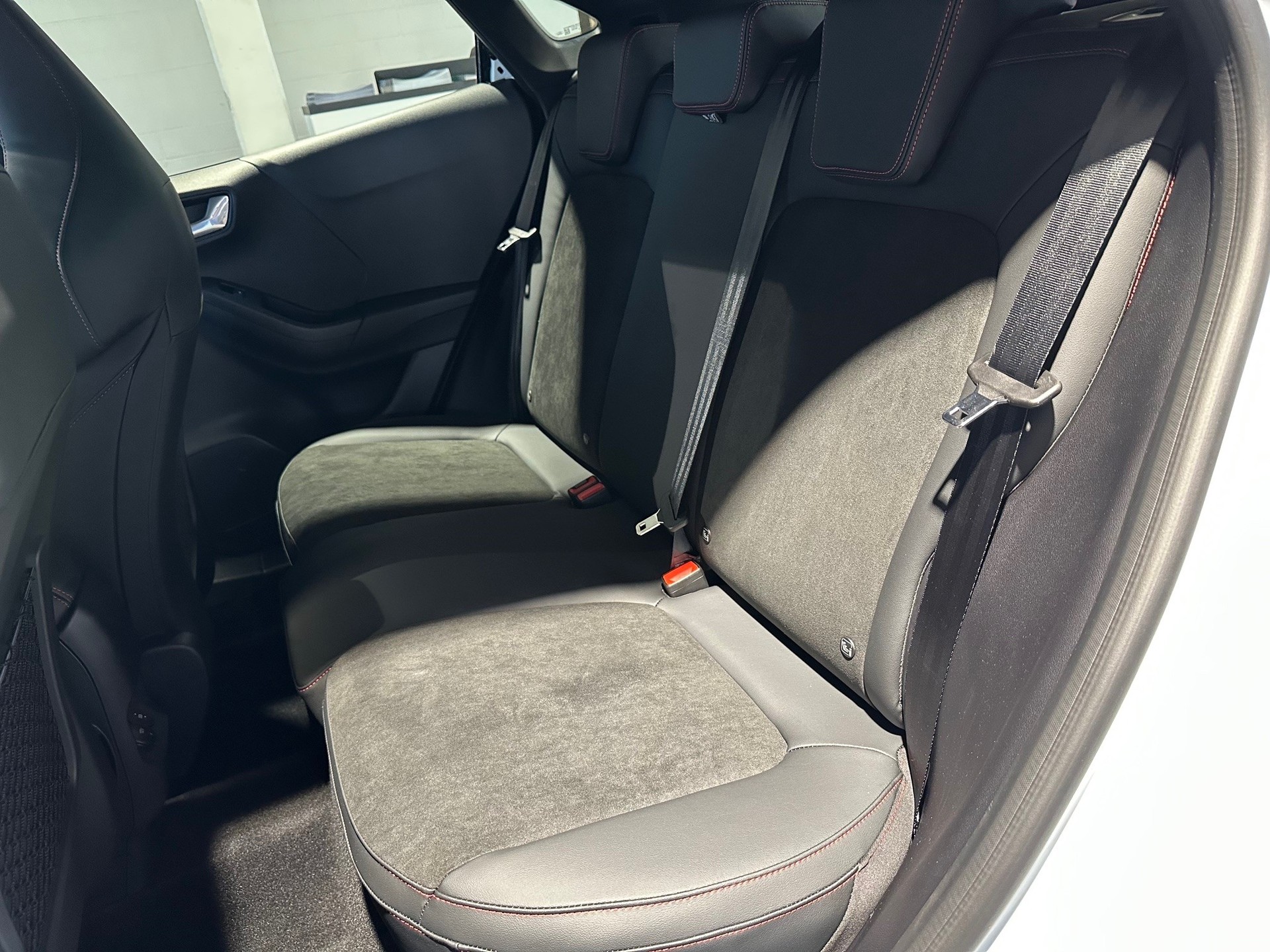 FORD Puma 1.0 EcoB Hybrid 160 ST Grynau Edition-image-10