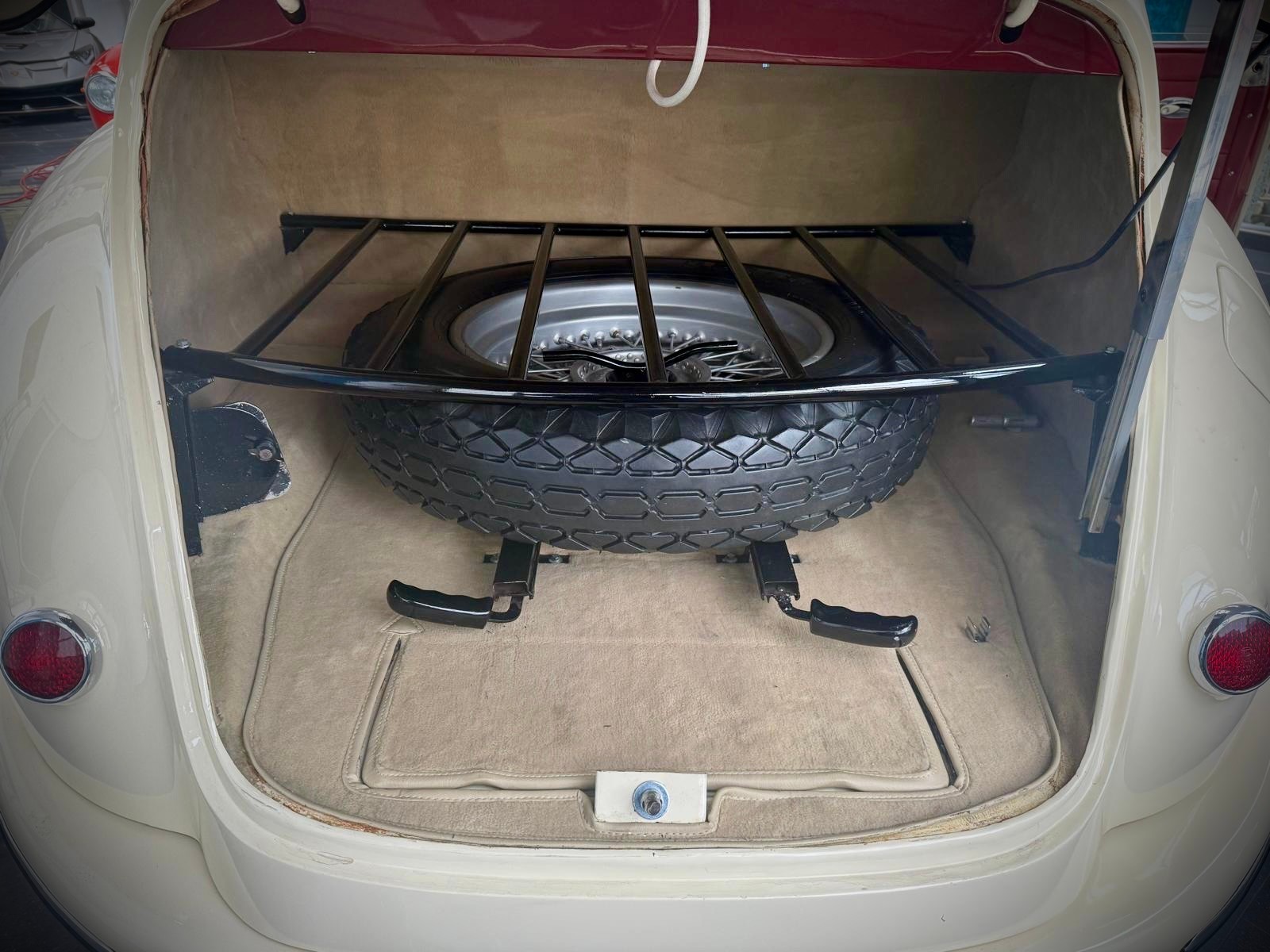 ALFA ROMEO 6C 2500 Freccia d'Oro - VETERAN-image-7