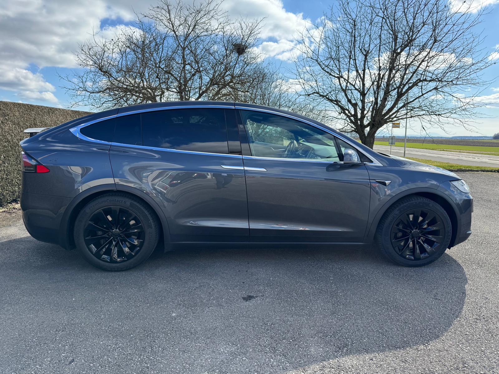 TESLA Model X 90 D-image-3