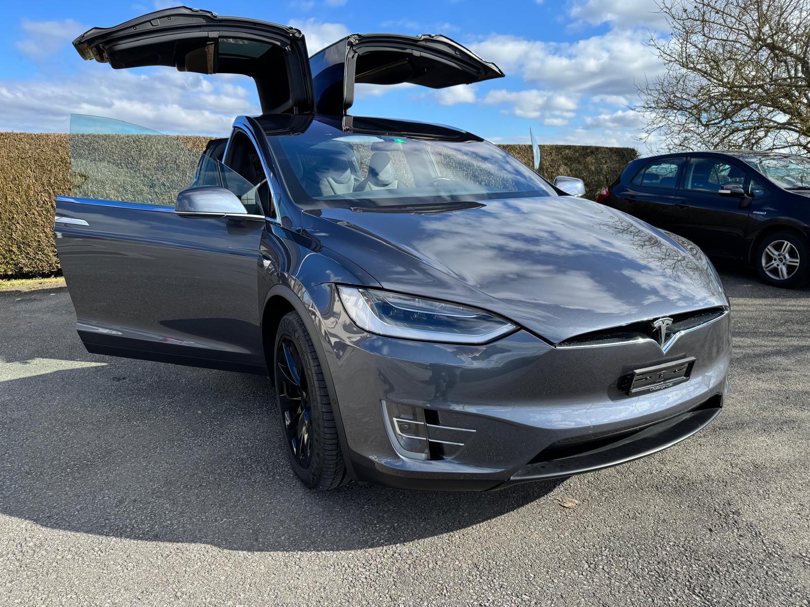 TESLA Model X 90 D-image-0