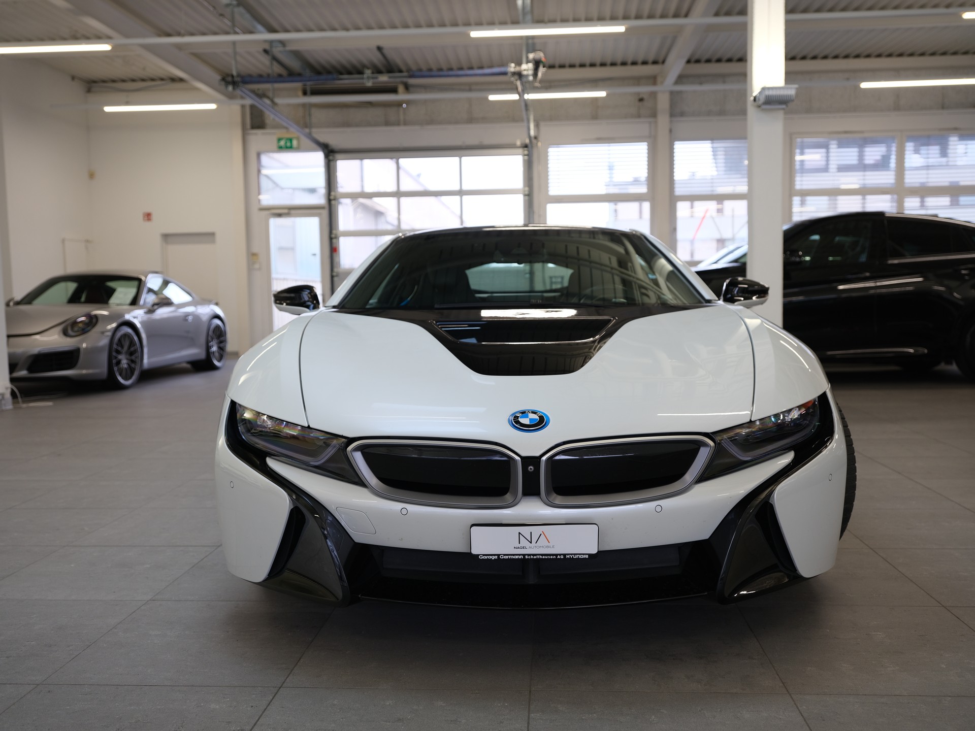 BMW i8 Coupé-image-1