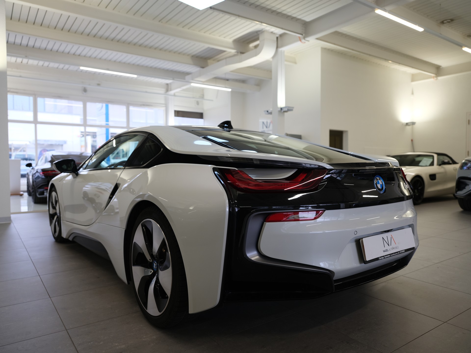 BMW i8 Coupé-image-3