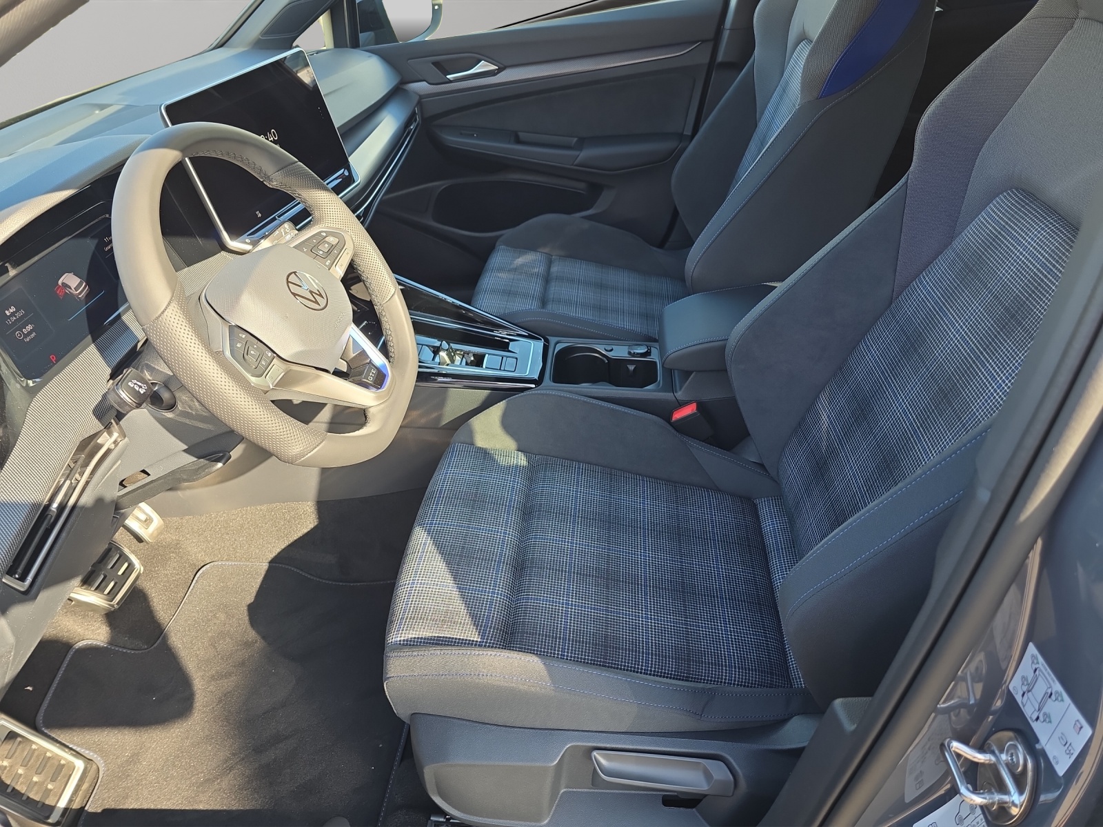 VW Golf 1.5 TSI PHEV GTE-image-3