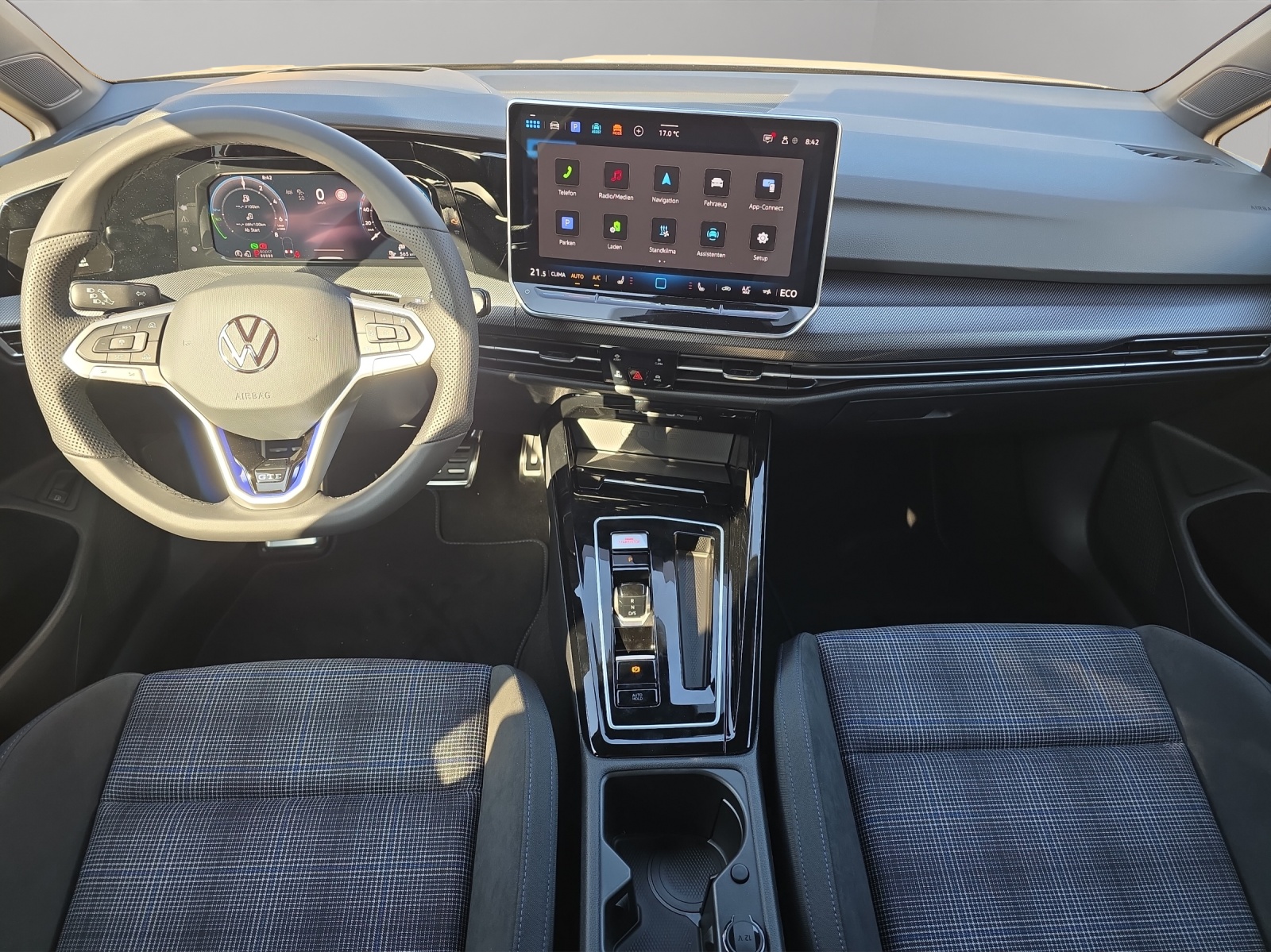 VW Golf 1.5 TSI PHEV GTE-image-4