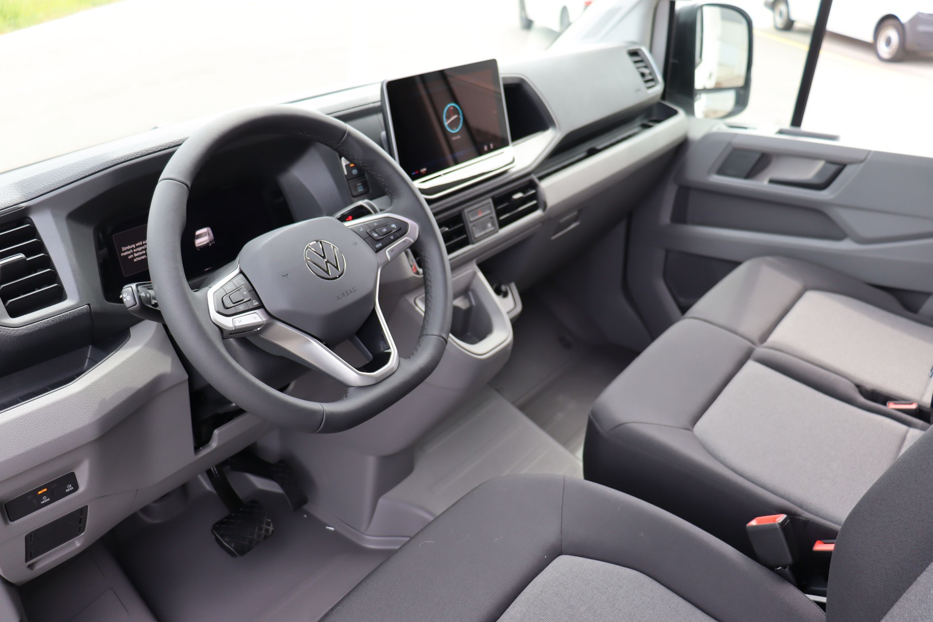 VW Crafter 35 2.0 BiTDI L3 4Motion A-image-13
