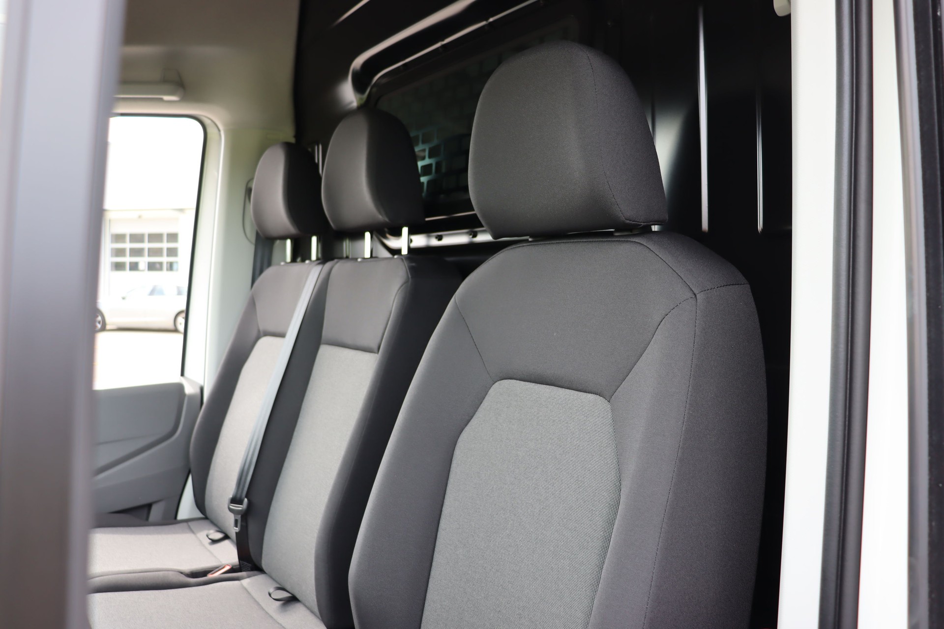 VW Crafter 35 2.0 BiTDI L3 4Motion A-image-11