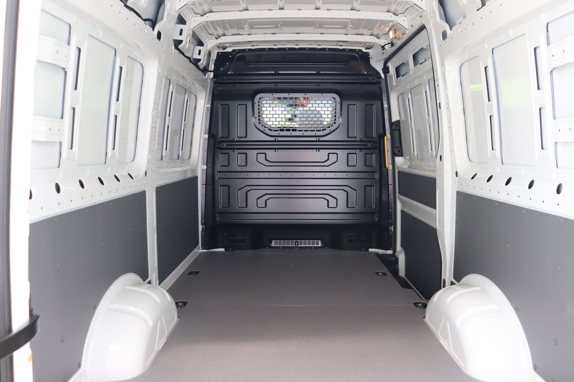 VW Crafter 35 2.0 BiTDI L3 4Motion A-image-6