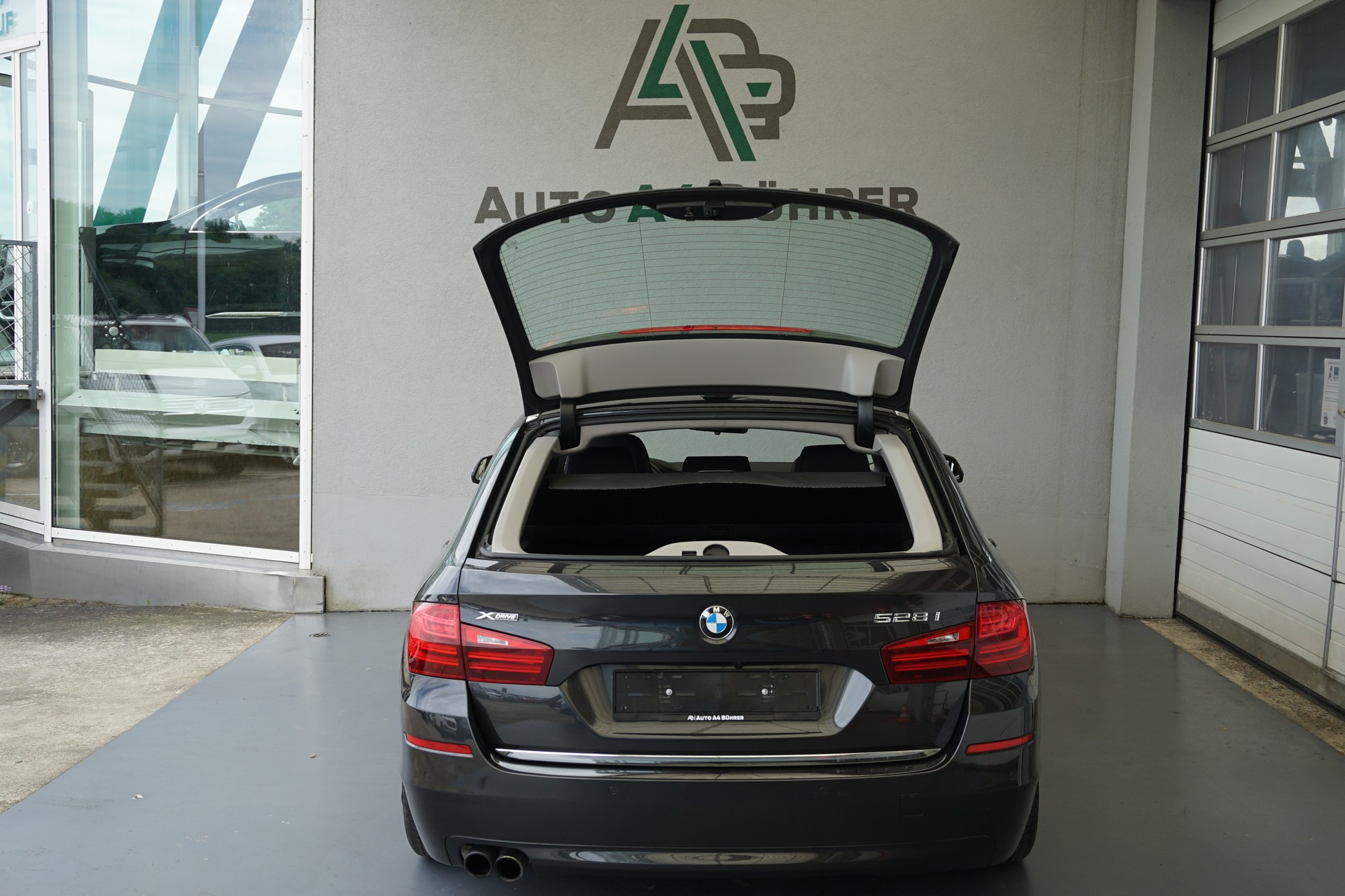 BMW 528i xDrive Touring Luxury 245PS mit Abstandsregeltempomat-image-13