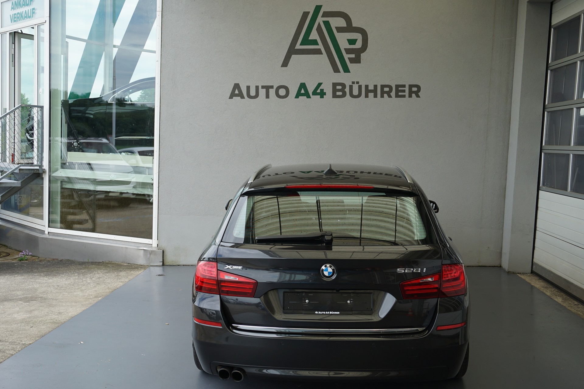 BMW 528i xDrive Touring Luxury 245PS mit Abstandsregeltempomat-image-12