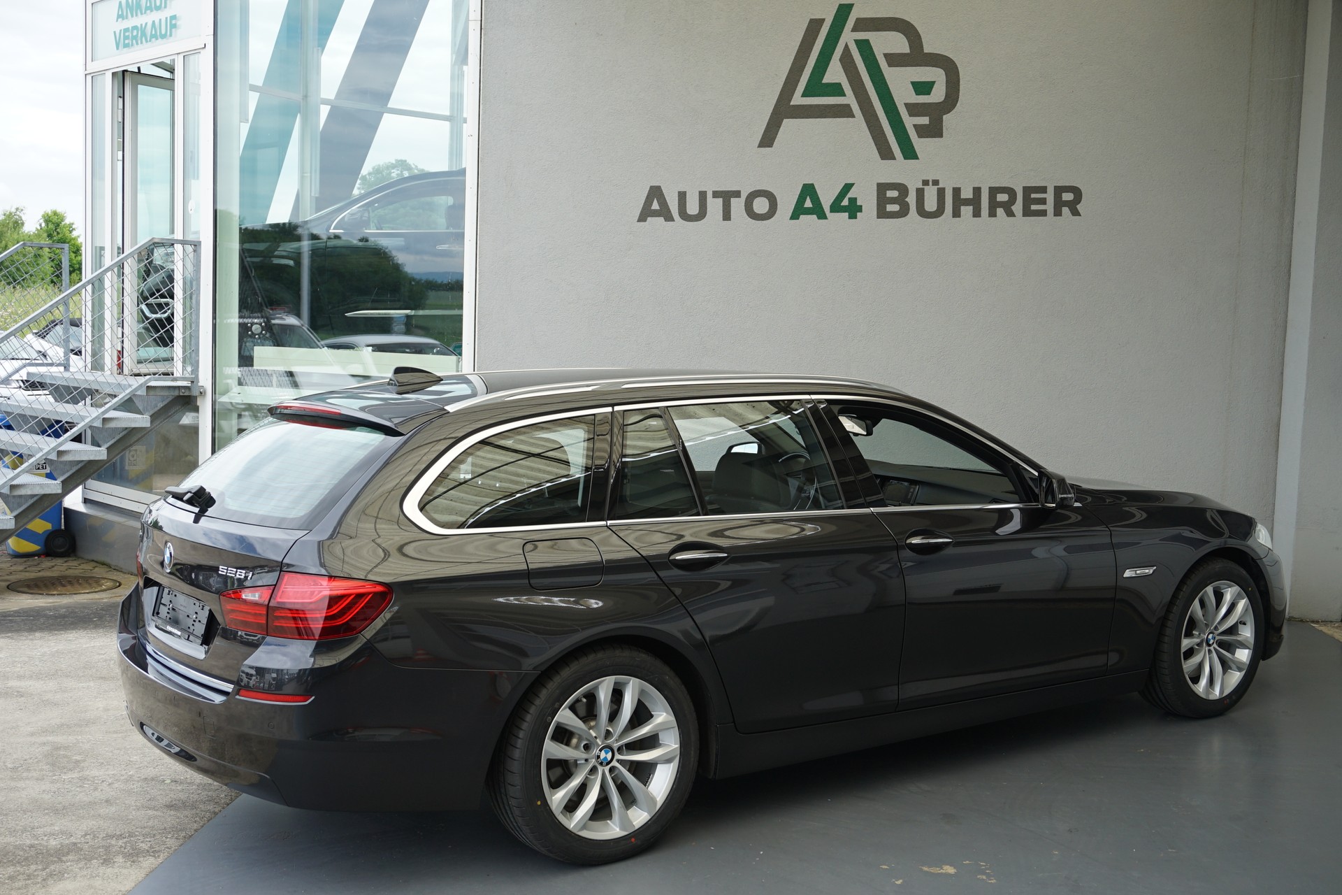 BMW 528i xDrive Touring Luxury 245PS mit Abstandsregeltempomat-image-9