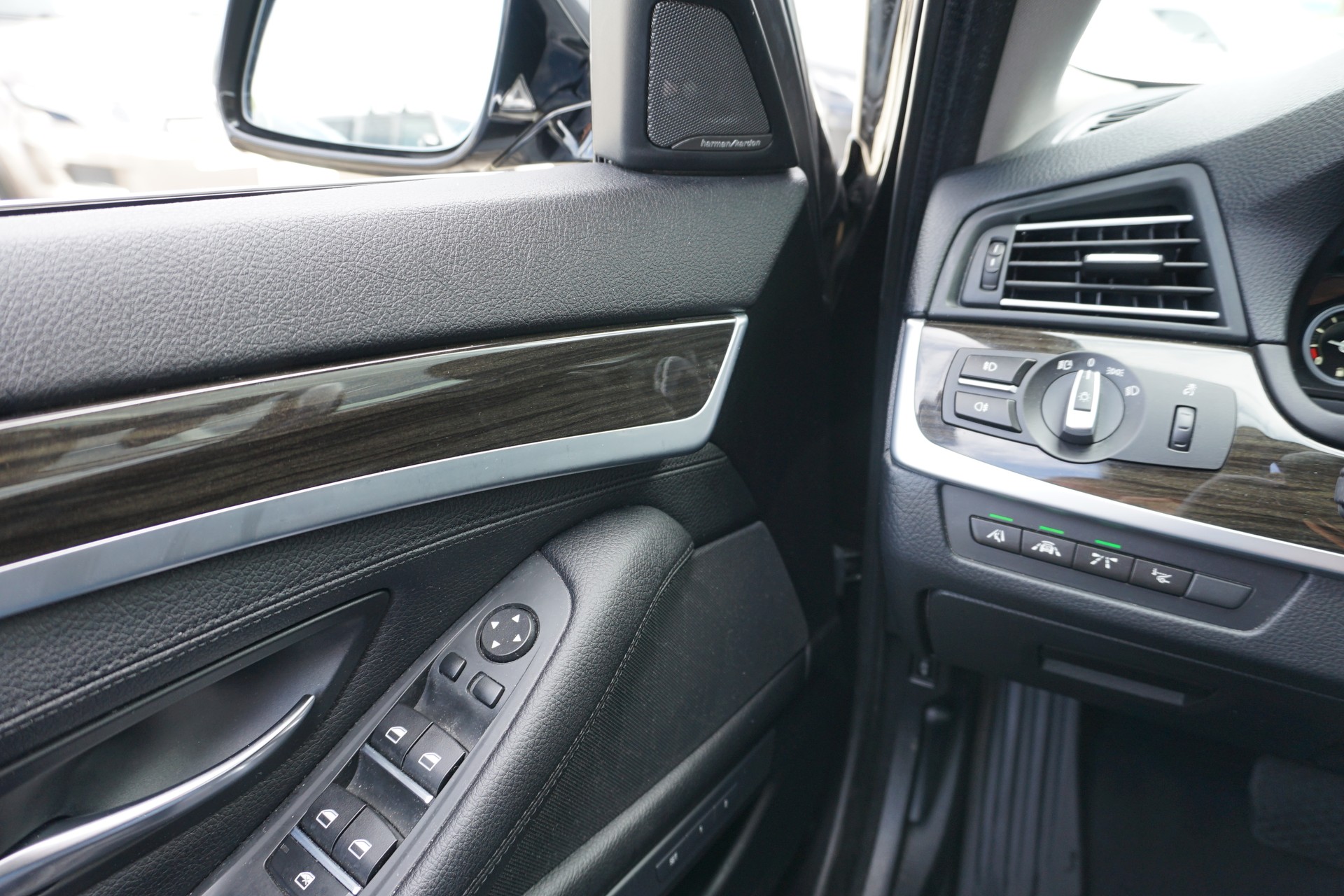 BMW 528i xDrive Touring Luxury 245PS mit Abstandsregeltempomat-image-22