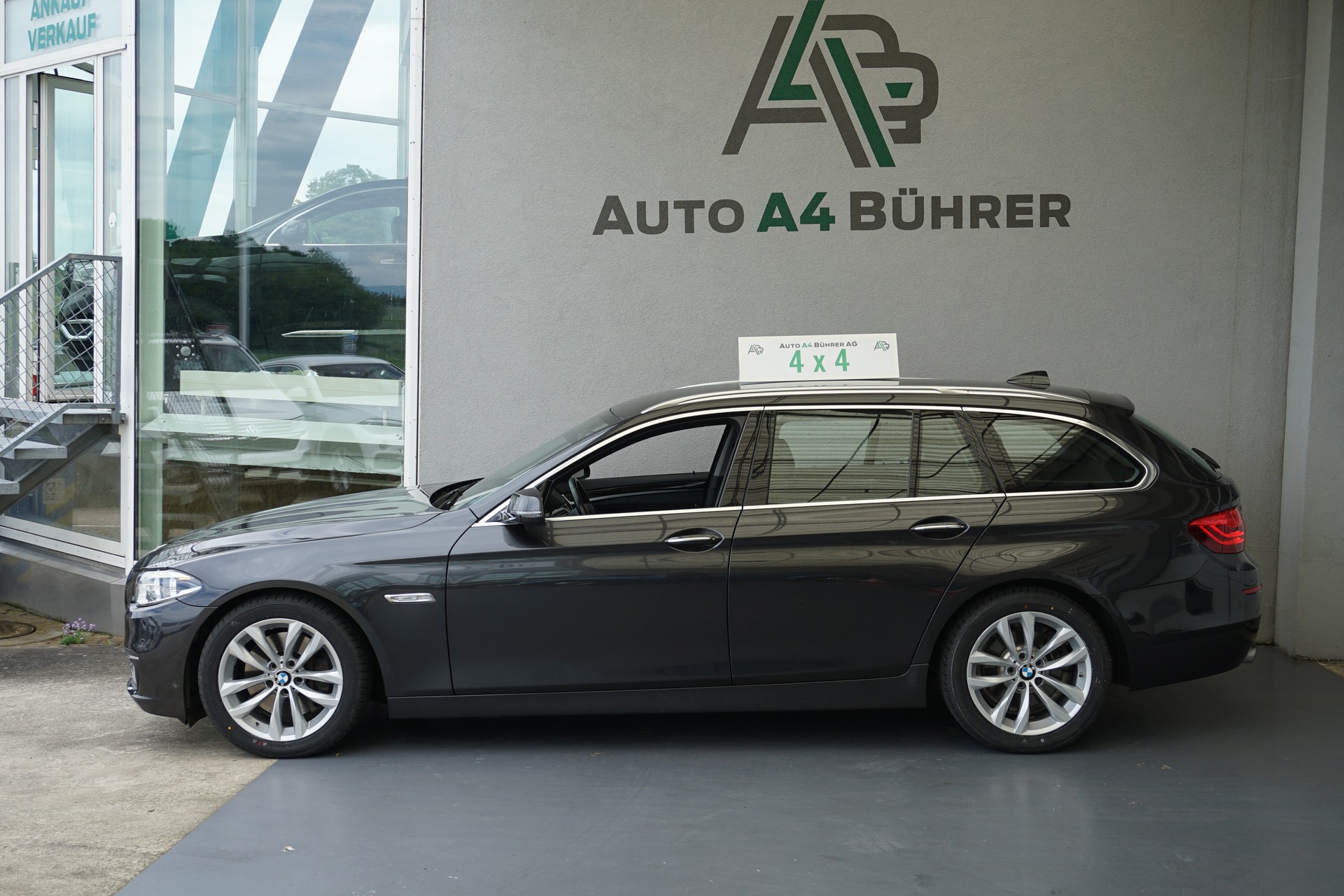 BMW 528i xDrive Touring Luxury 245PS mit Abstandsregeltempomat-image-1
