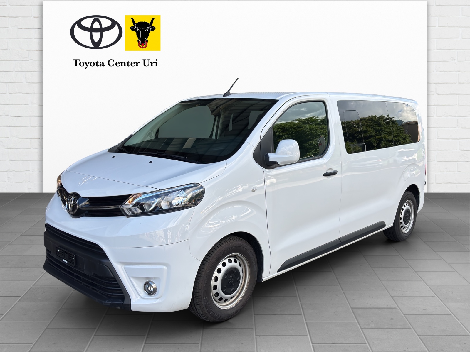 TOYOTA Proace 2.0D Shuttle-image-0